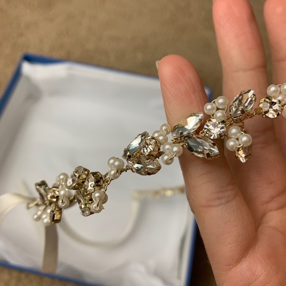 Bel Aire Wedding Headpiece main image 5